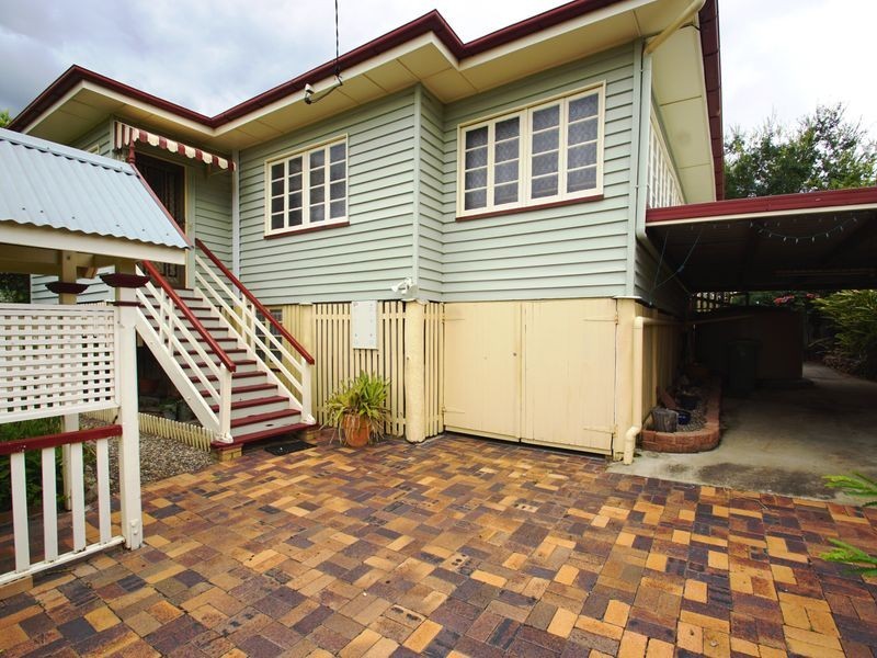 12 Flint Street, North Ipswich QLD 4305