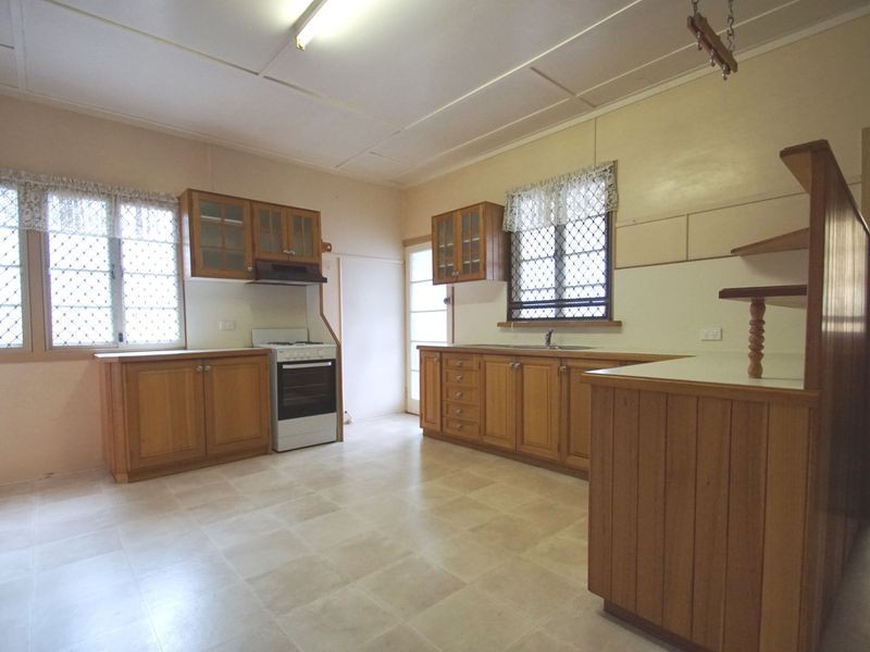 12 Flint Street, North Ipswich QLD 4305