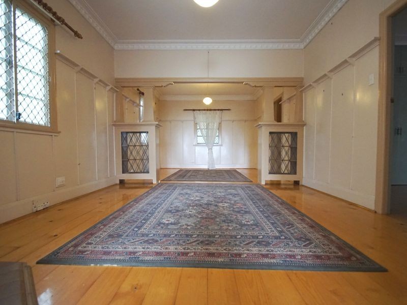 12 Flint Street, North Ipswich QLD 4305