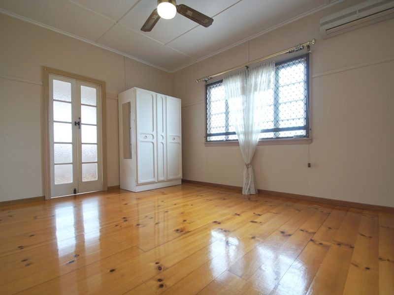 12 Flint Street, North Ipswich QLD 4305