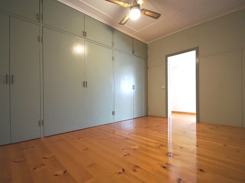 12 Flint Street, North Ipswich QLD 4305