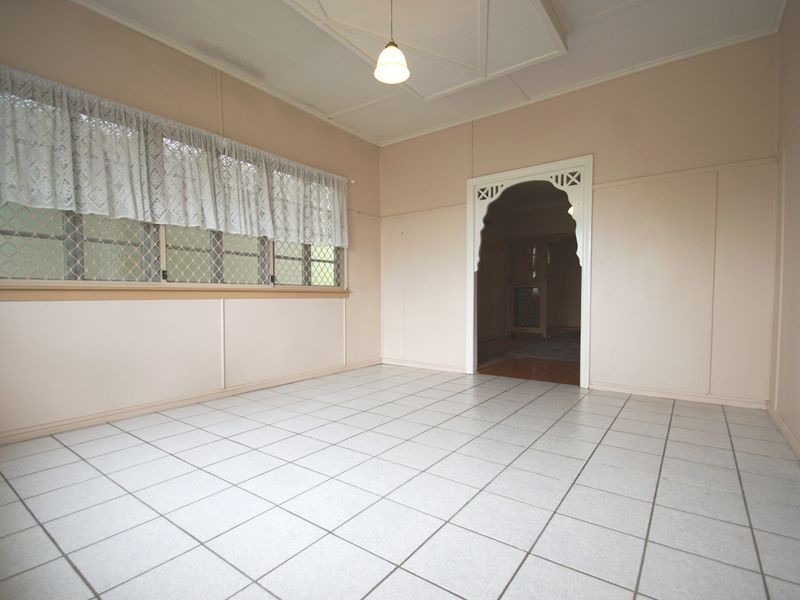 12 Flint Street, North Ipswich QLD 4305
