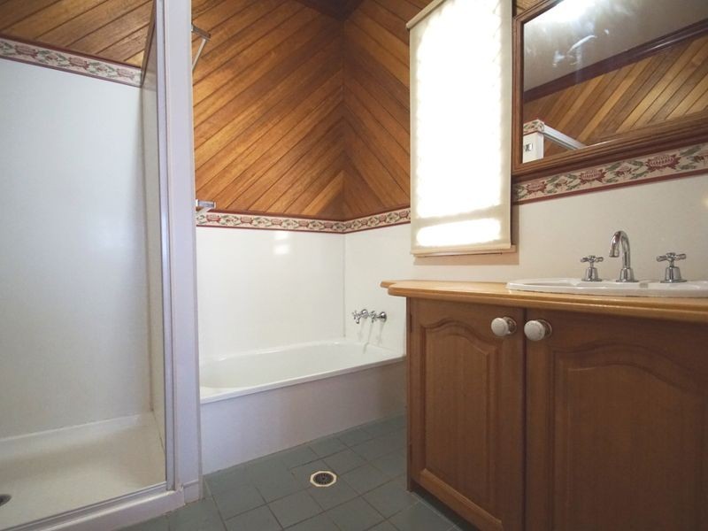 12 Flint Street, North Ipswich QLD 4305