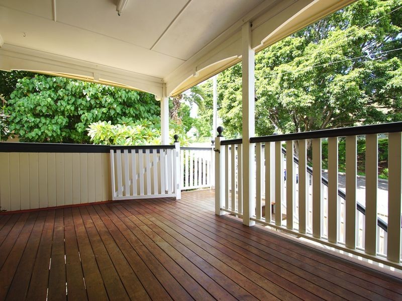 9 Torch Street, East Ipswich QLD 4305