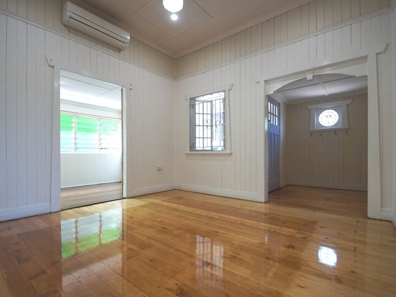 9 Torch Street, East Ipswich QLD 4305