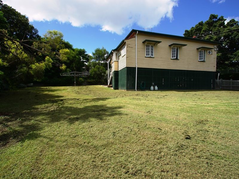 9 Torch Street, East Ipswich QLD 4305