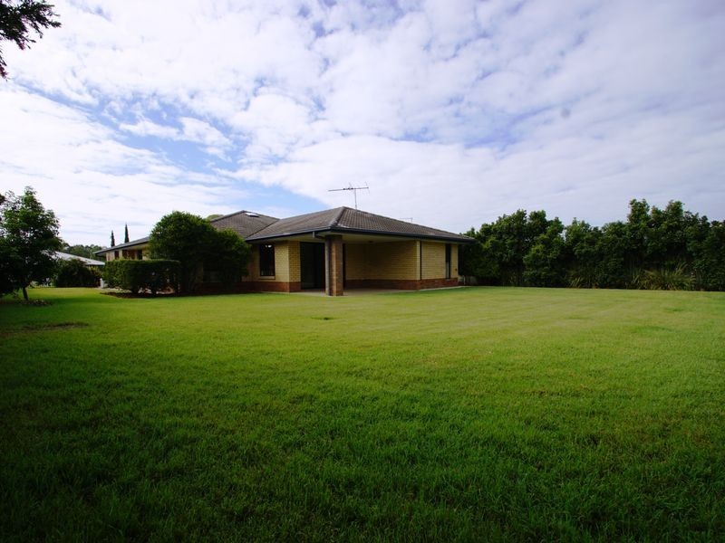 8 Harland Court, Brassall QLD 4305
