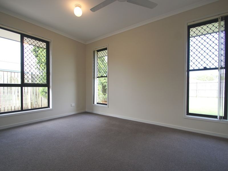 8 Harland Court, Brassall QLD 4305