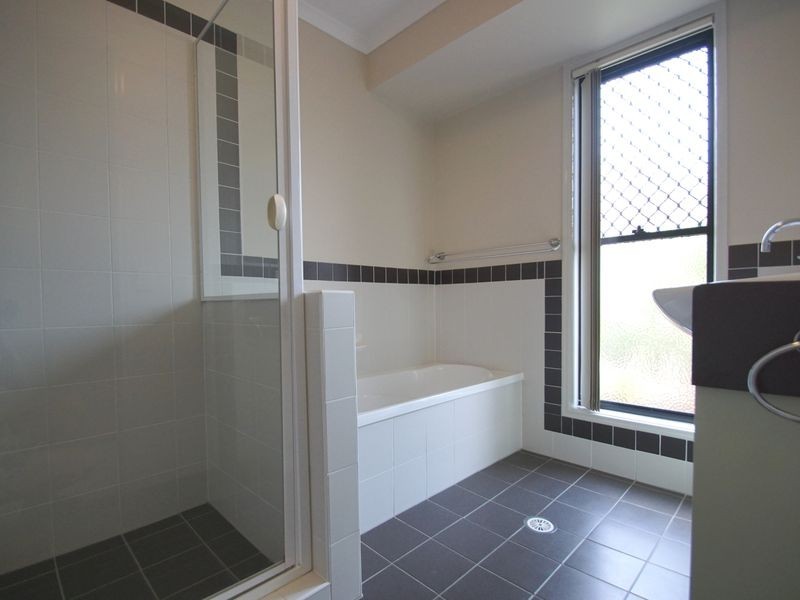 8 Harland Court, Brassall QLD 4305
