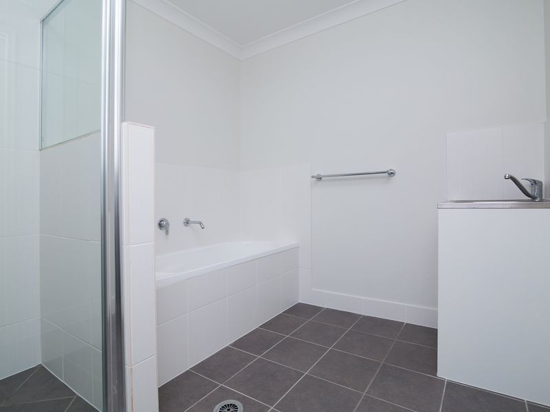 2/22 Nelson Circuit, Brassall QLD 4305