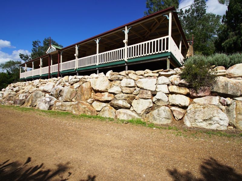 892 Pine Mountain Road, Pine Mountain QLD 4306