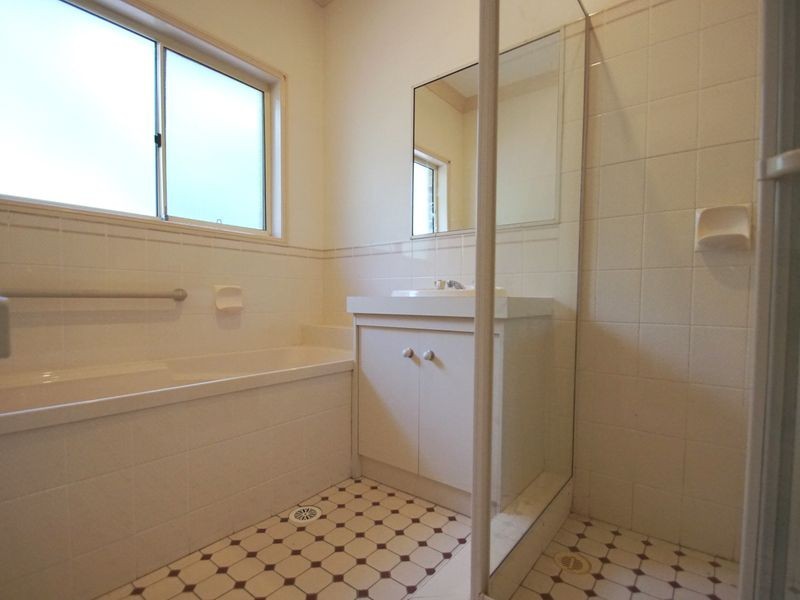 892 Pine Mountain Road, Pine Mountain QLD 4306