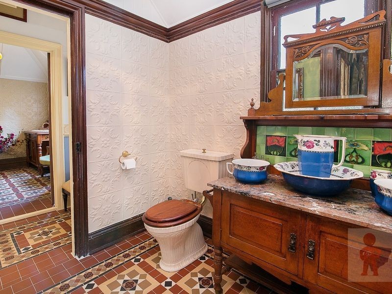 11 Murphy Street, Ipswich QLD 4305