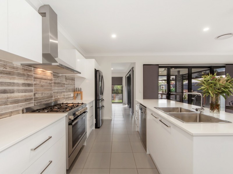 22 Eucalyptus Crescent, Ripley QLD 4306