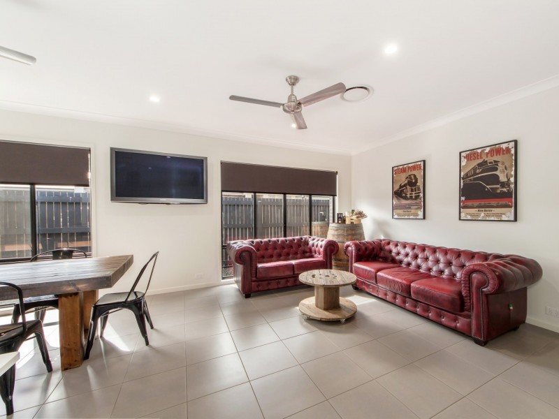 22 Eucalyptus Crescent, Ripley QLD 4306