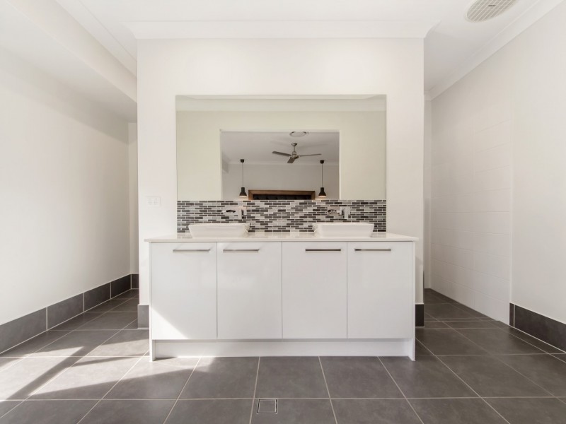 22 Eucalyptus Crescent, Ripley QLD 4306