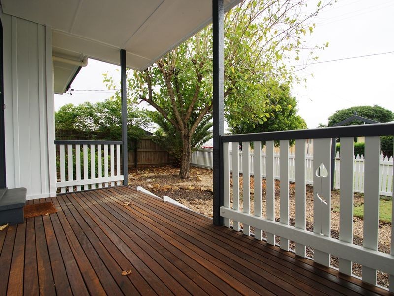 1 Gomer Street, Booval QLD 4304