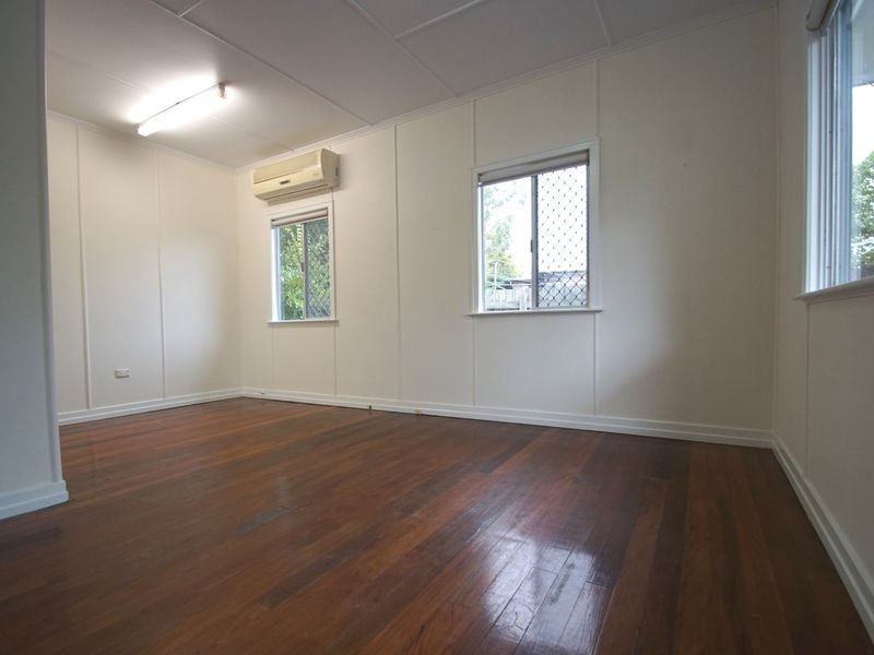 1 Gomer Street, Booval QLD 4304