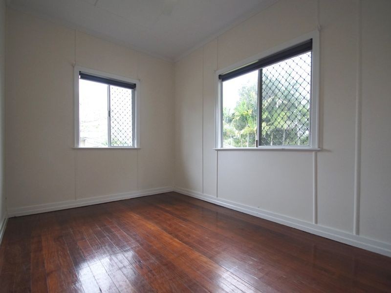 1 Gomer Street, Booval QLD 4304