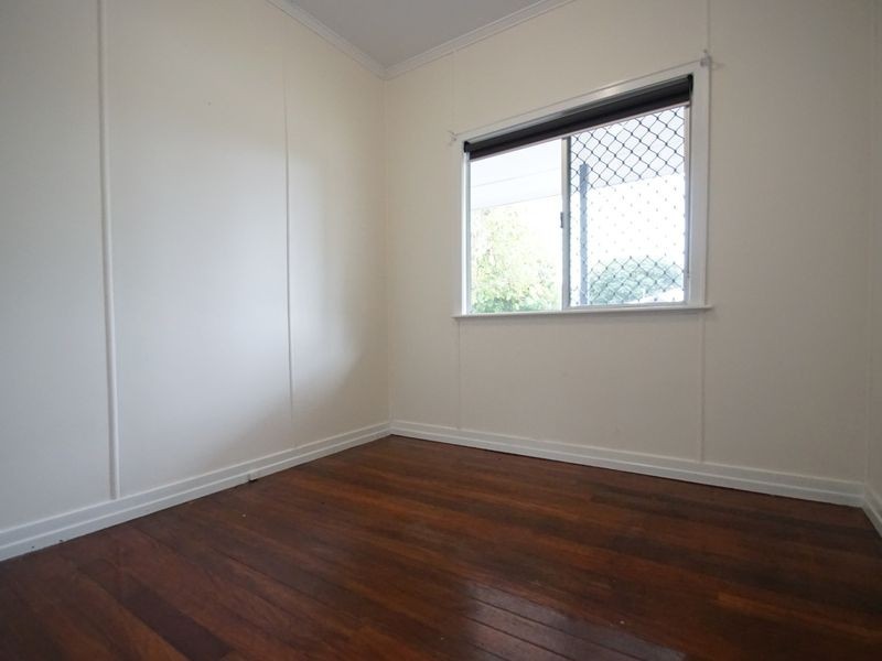 1 Gomer Street, Booval QLD 4304