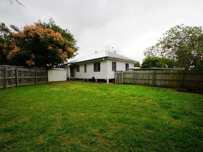 1 Gomer Street, Booval QLD 4304