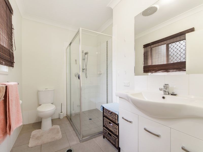 13 Macquarie Street, Booval QLD 4304