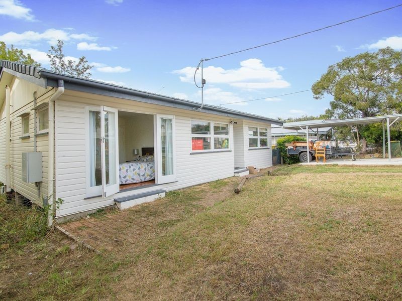 15 Logan Street, North Booval QLD 4304