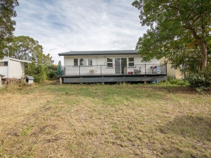 15 Logan Street, North Booval QLD 4304
