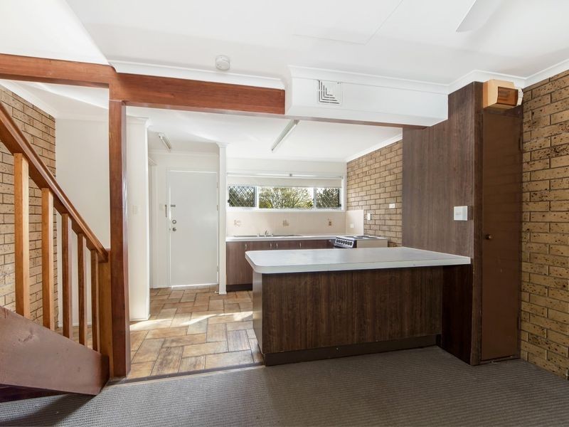 18 Railway Street, Booval QLD 4304