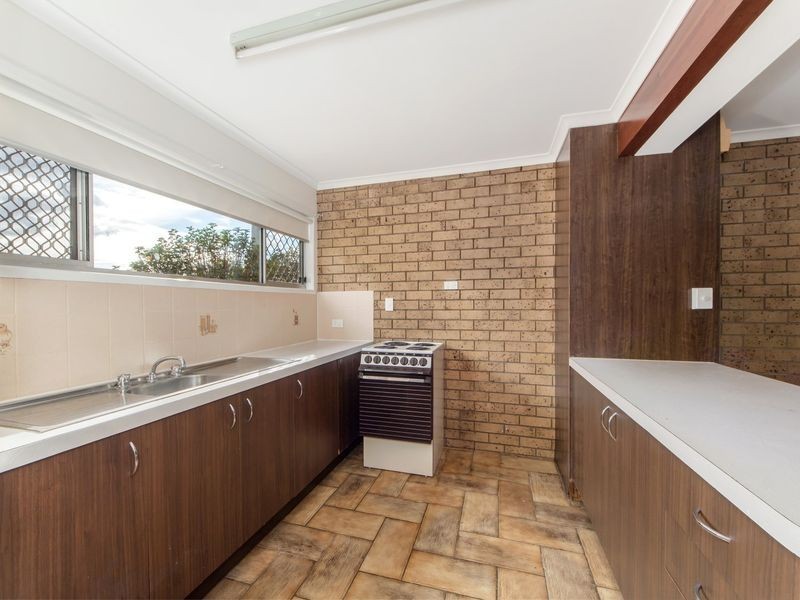 18 Railway Street, Booval QLD 4304