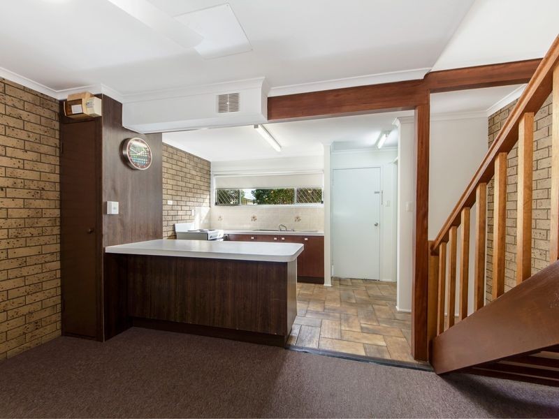 18 Railway Street, Booval QLD 4304