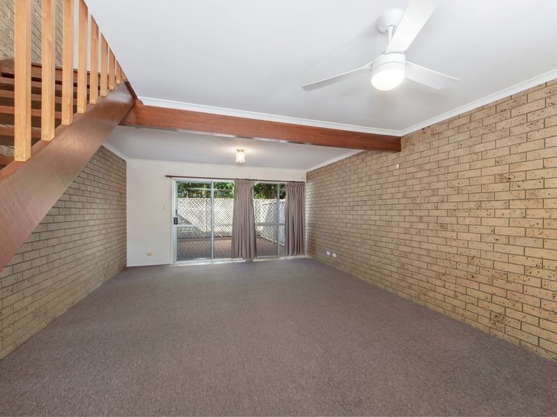 18 Railway Street, Booval QLD 4304