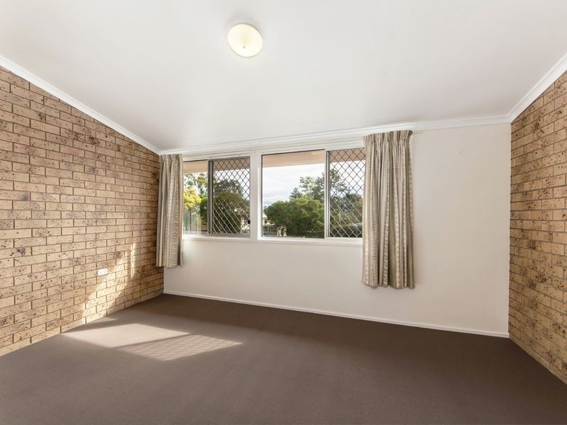 18 Railway Street, Booval QLD 4304