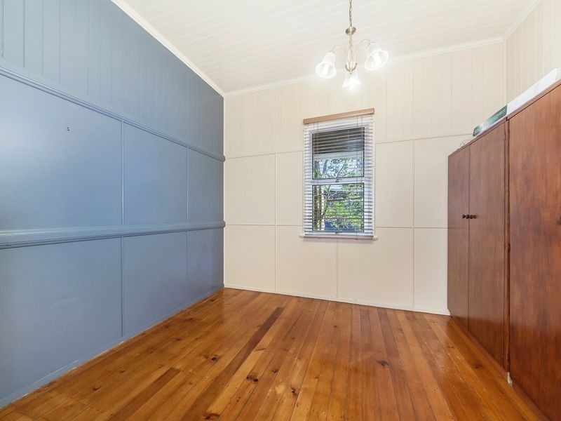 11 Creek Street, Bundamba QLD 4304