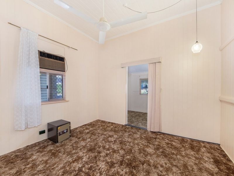 11 Creek Street, Bundamba QLD 4304