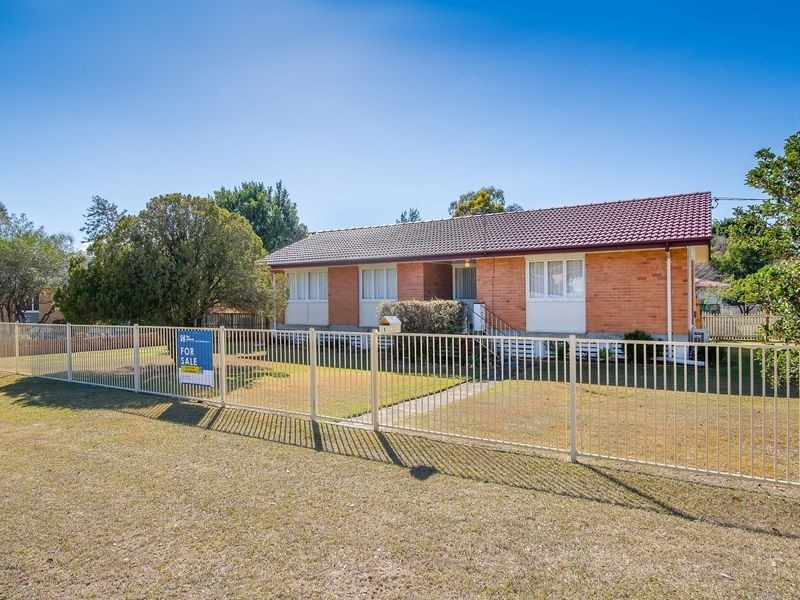 1 Lawson Street, Leichhardt QLD 4305