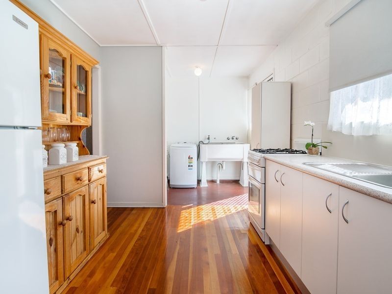 1 Lawson Street, Leichhardt QLD 4305
