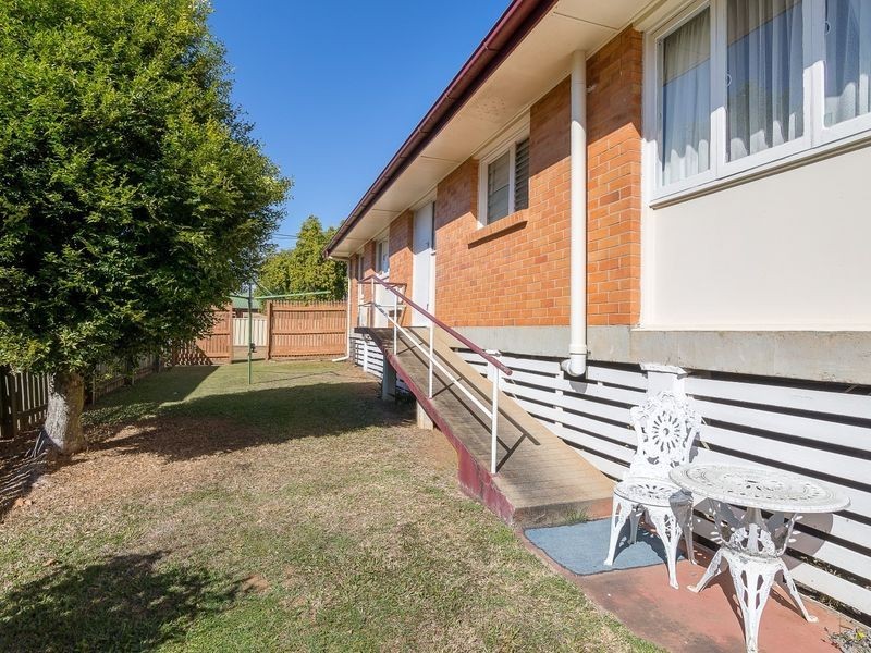 1 Lawson Street, Leichhardt QLD 4305