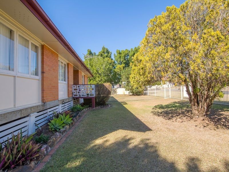 1 Lawson Street, Leichhardt QLD 4305
