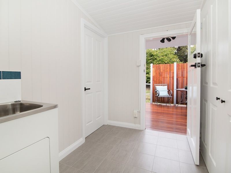 53 Glebe Road, Newtown QLD 4305