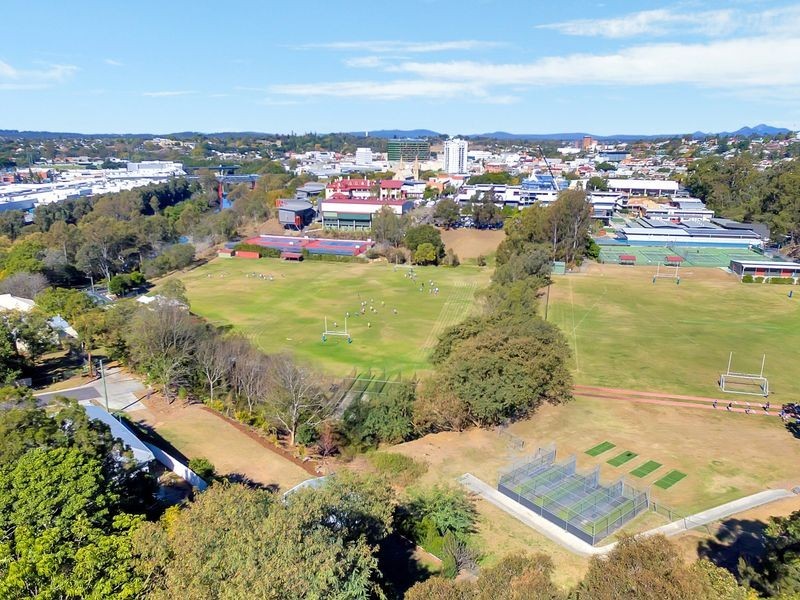 16 O’Sullivan Street, Woodend QLD 4305