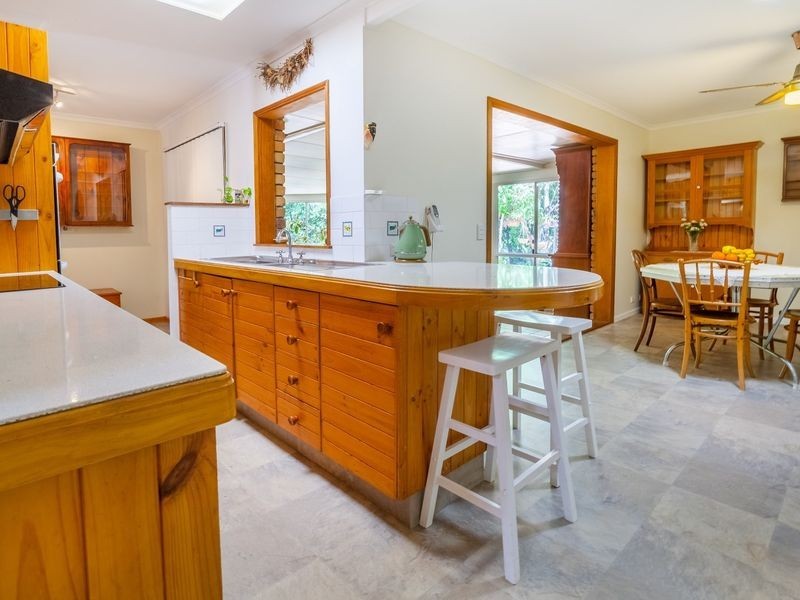 6 Oak Street, Bundamba QLD 4304