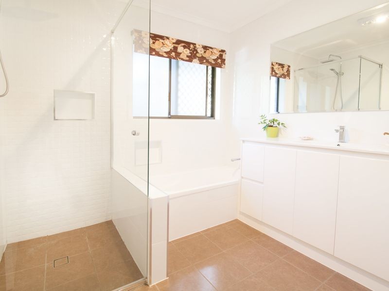 6 Oak Street, Bundamba QLD 4304