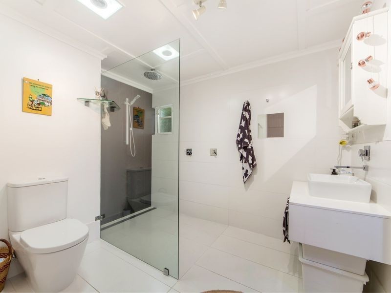 6 Marvin Street, Eastern Heights QLD 4305