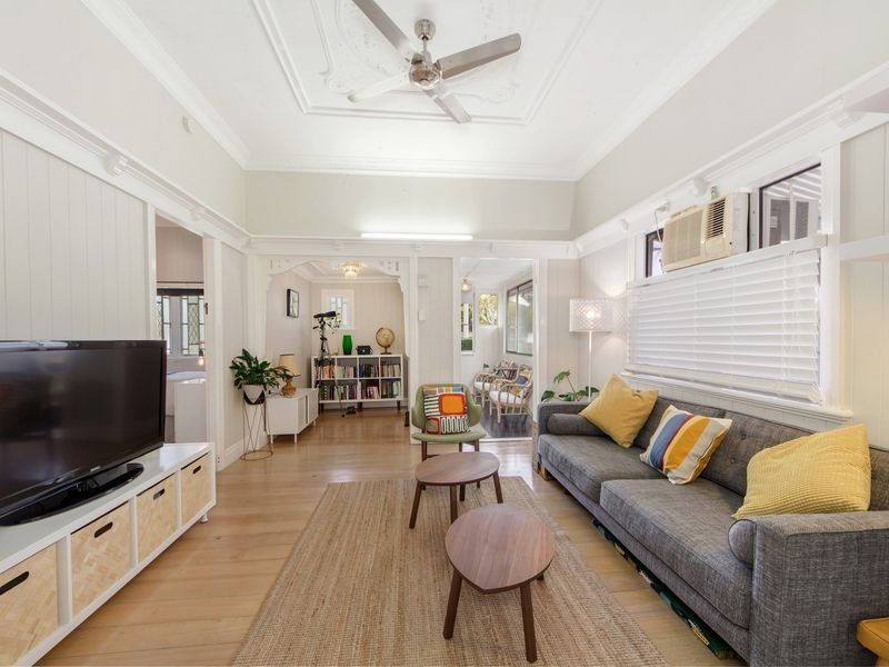 6 Marvin Street, Eastern Heights QLD 4305
