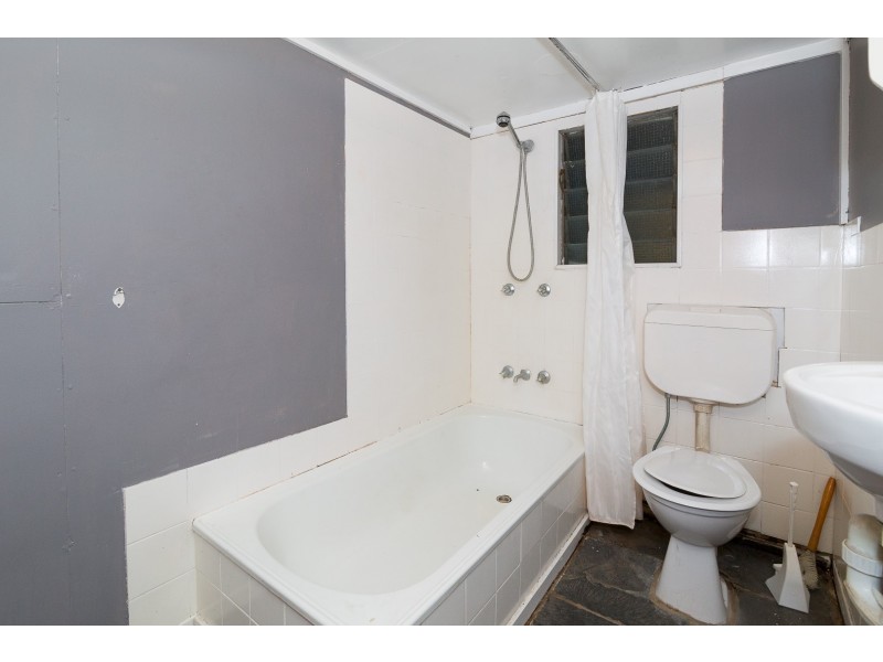 6 Tamar Street, Booval QLD 4304