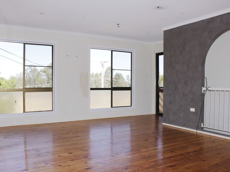 99 Woodford Street, One Mile QLD 4305