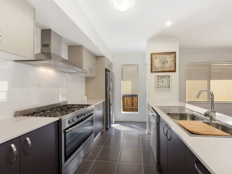 29 Lillypilly Drive, Ripley QLD 4306