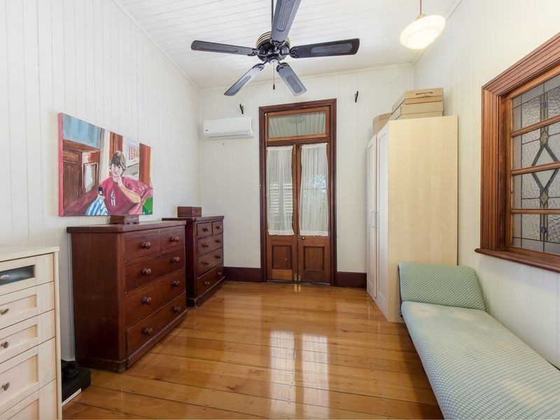 1 Smith Street, North Ipswich QLD 4305