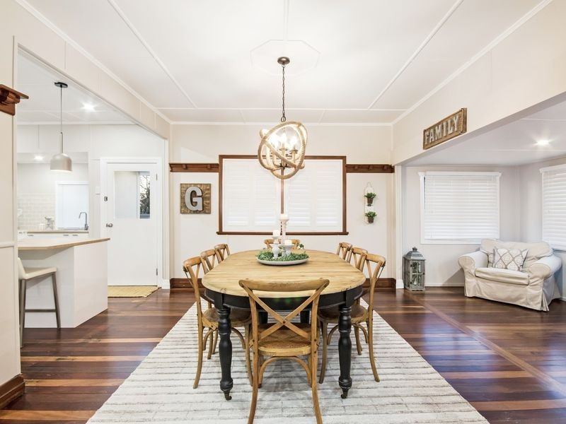 16 Stuart Street, Eastern Heights QLD 4305